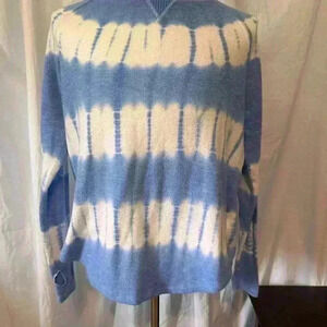 C&C California Women’s Long Sleeve Pullover. Blue Tie Dye. Thumb Holes. Size M.